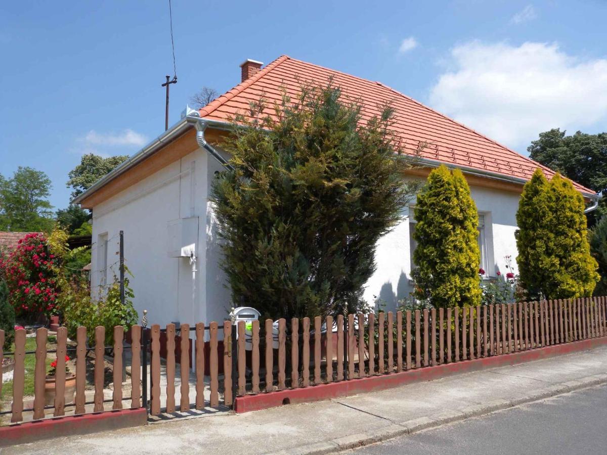 Holiday Home Balatonbereny/Balaton 18150 외부 사진